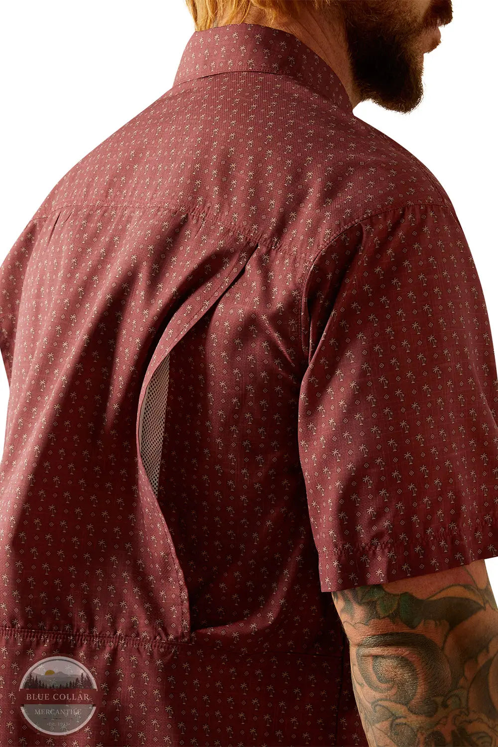 Ariat 10055123 Short Sleeve VentTEK Outbound Palm Shirt in Maroon, rear vent