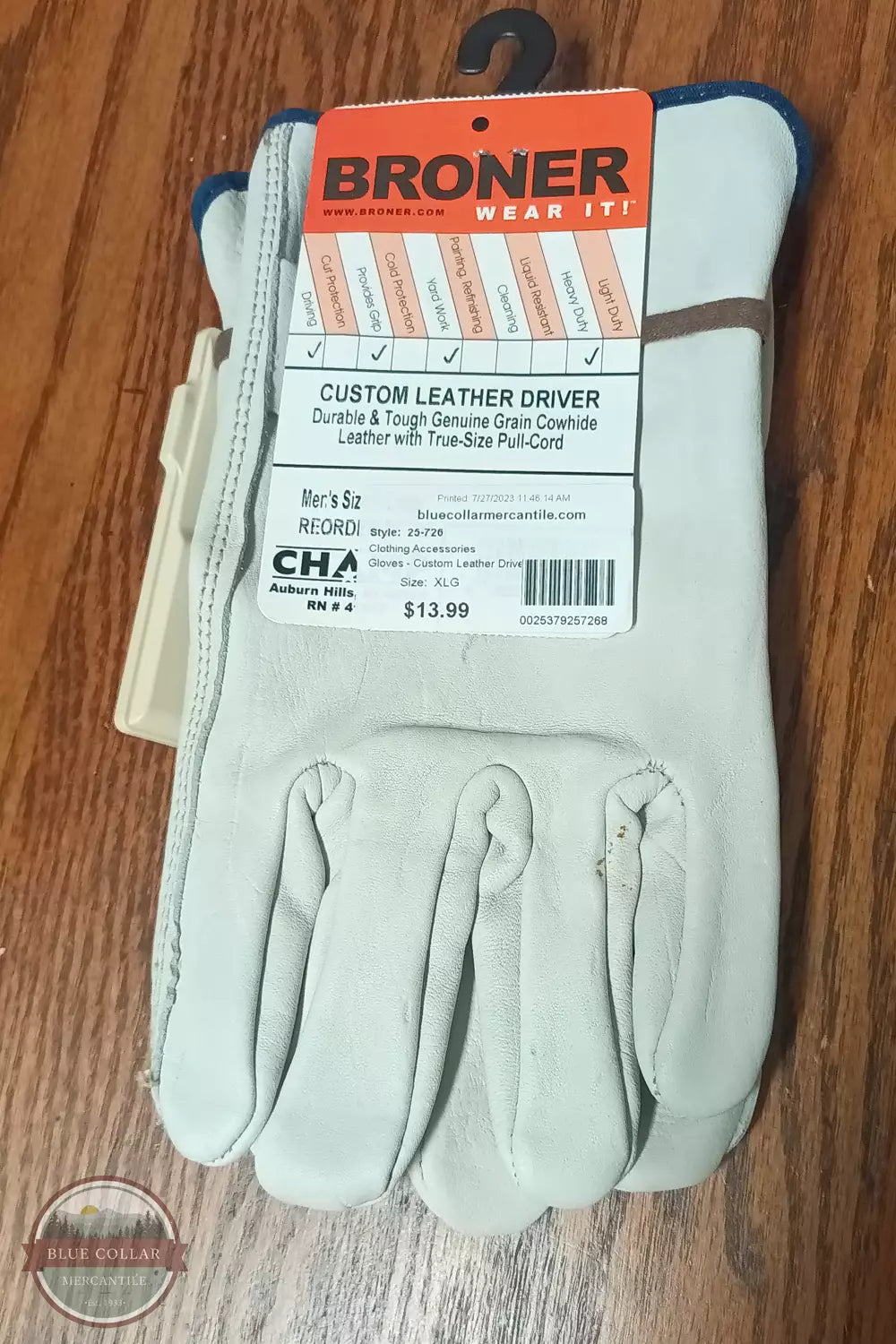 Broner 25-72 Tagged Grain Leather Driver Gloves in White Front View