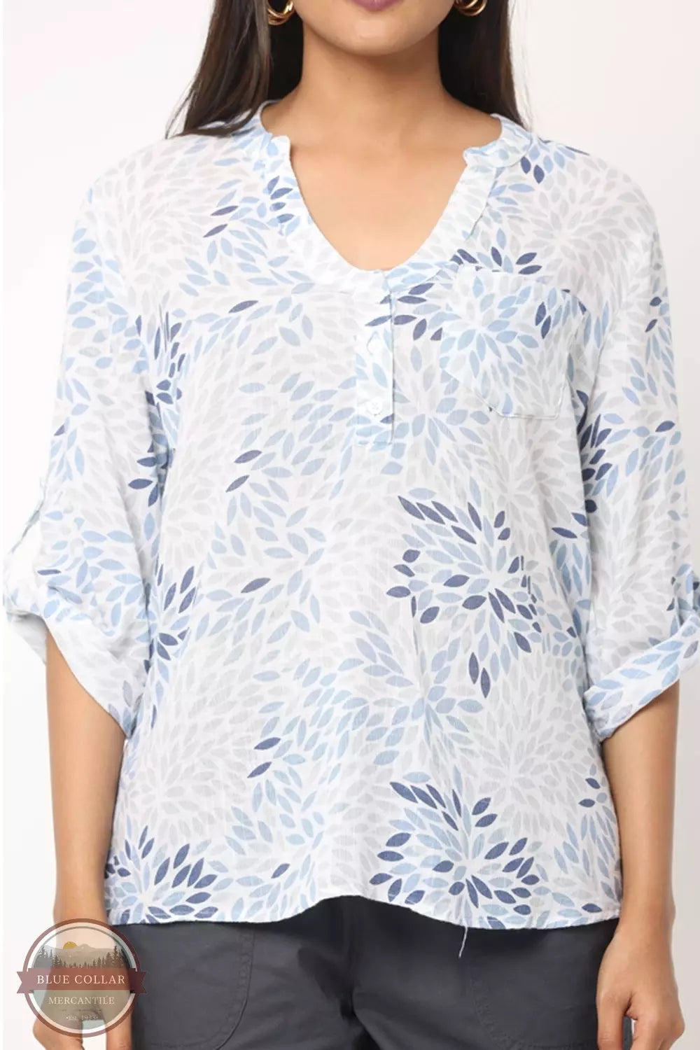 Dash TD4154 Sleeve 3/4 Roll-Tab Top in White & Blue