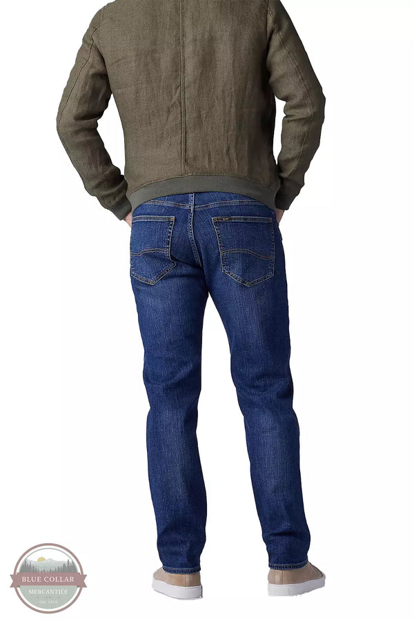 Lee 2015042 Extreme Motion Straight Fit Tapered Leg Jeans in Maddox Back View