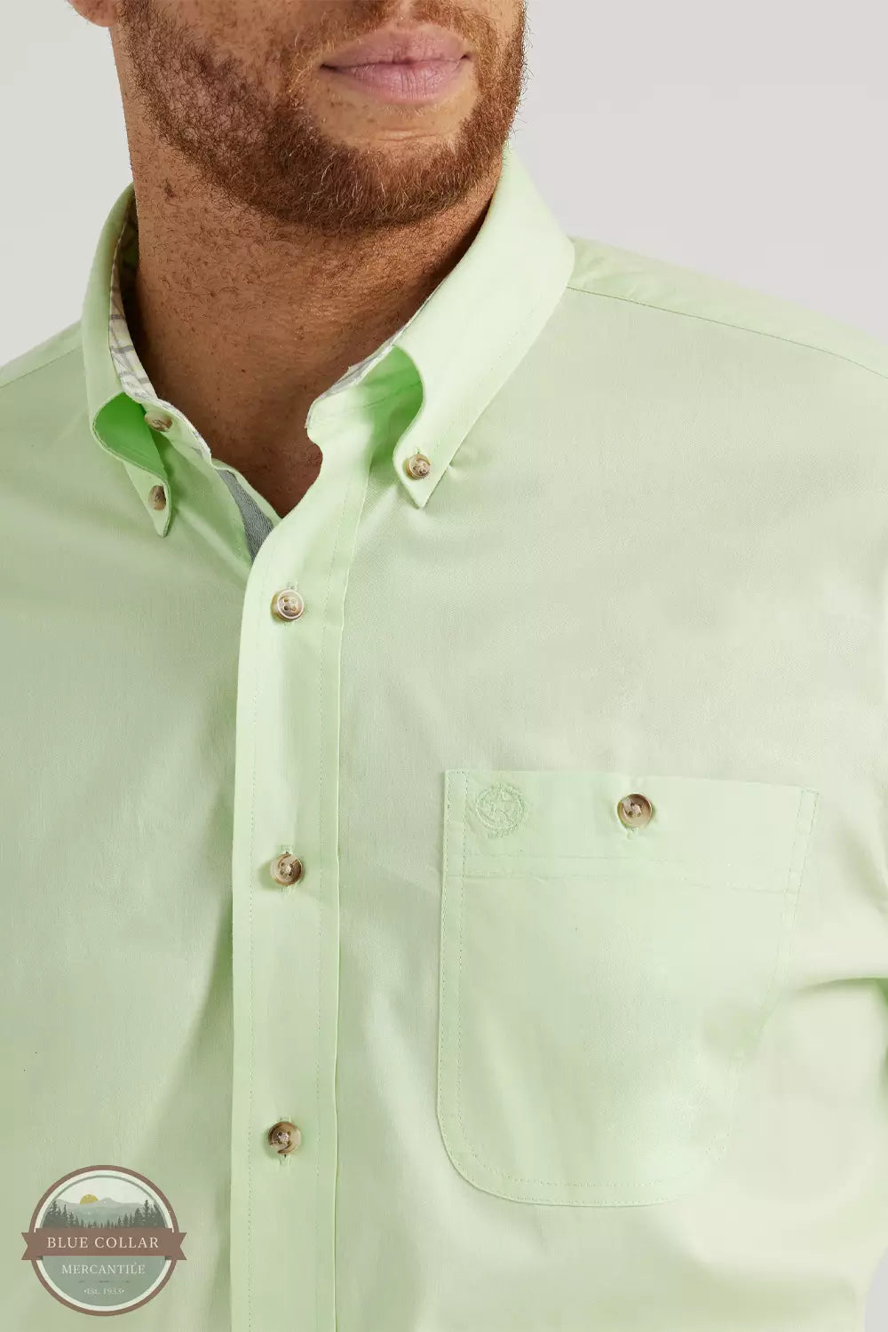 Wrangler 112344874 George Strait Long Sleeve Button Down Shirt in Solid Kelly Detail View