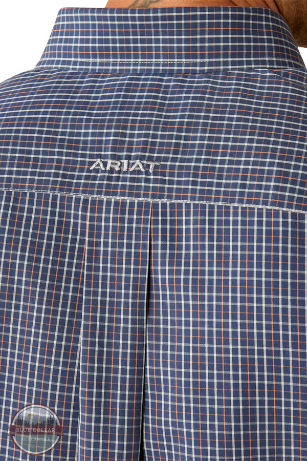 Ariat 10054813 Wrinkle Resistant Oaklee Classic Fit Short Sleeve Shirt, rear logo