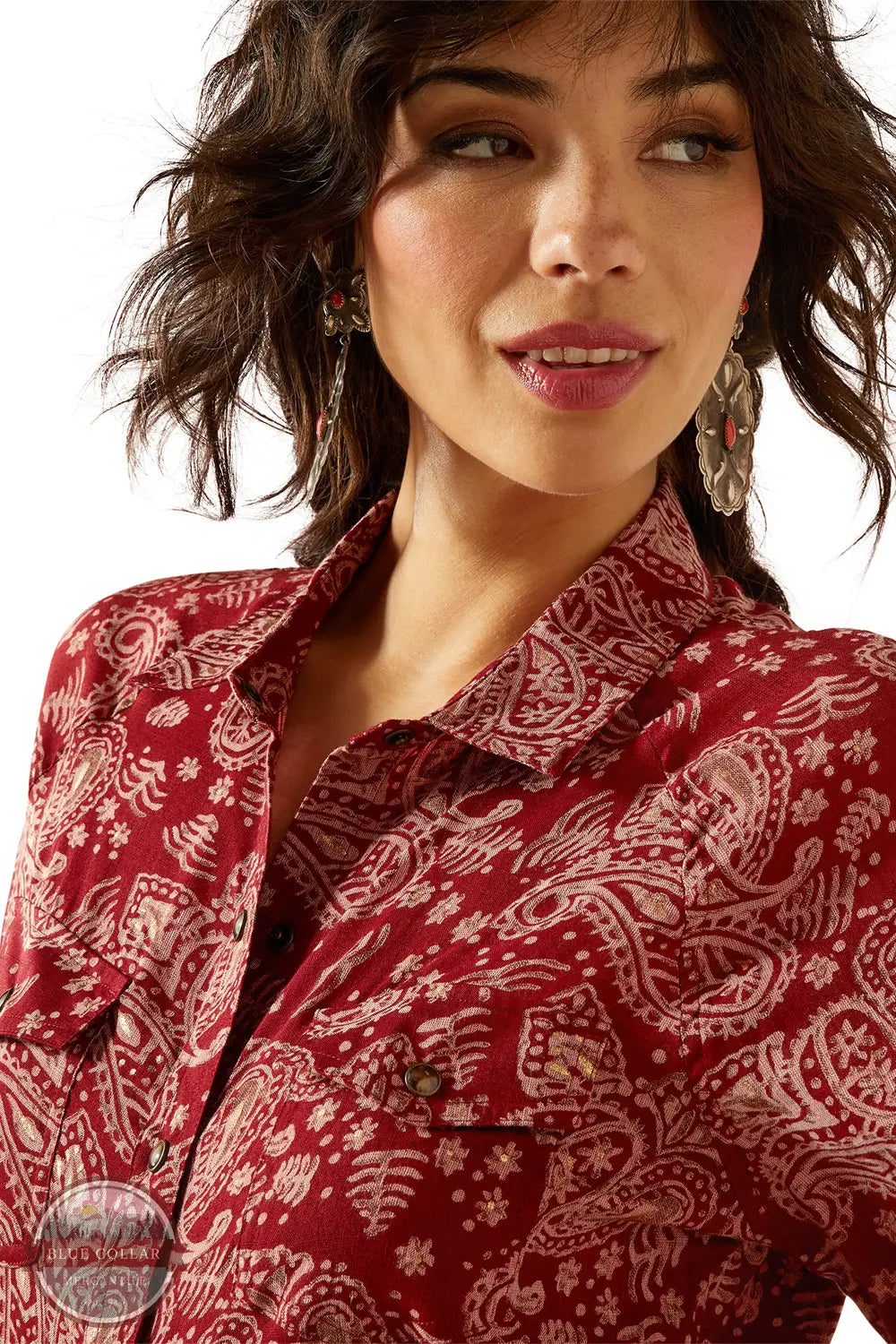 Ariat 10062809 Long Sleeve Imprints Paisley Shirt in Red, collar