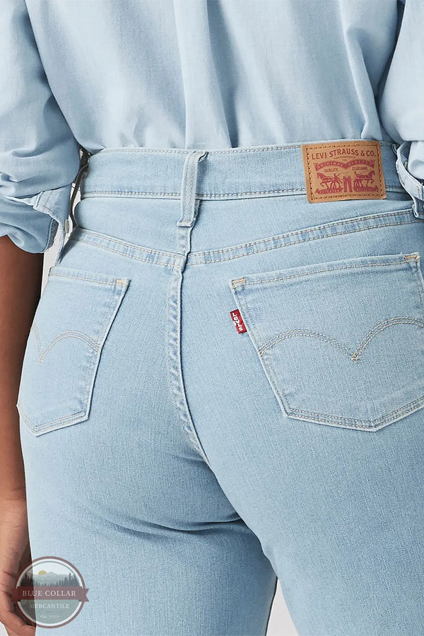Levi's 001PZ-0004 318 Shaping Wide Leg Jean in Light Wash rear detail