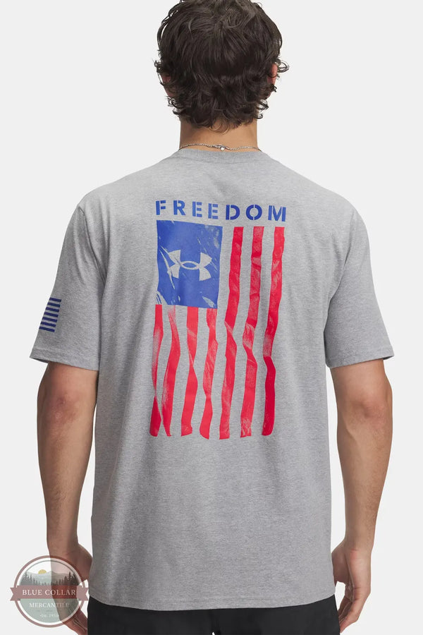 Under Armour 6004096-036 UA Freedom Flag Men's T-Shirt in Steel Light Heather/Red print