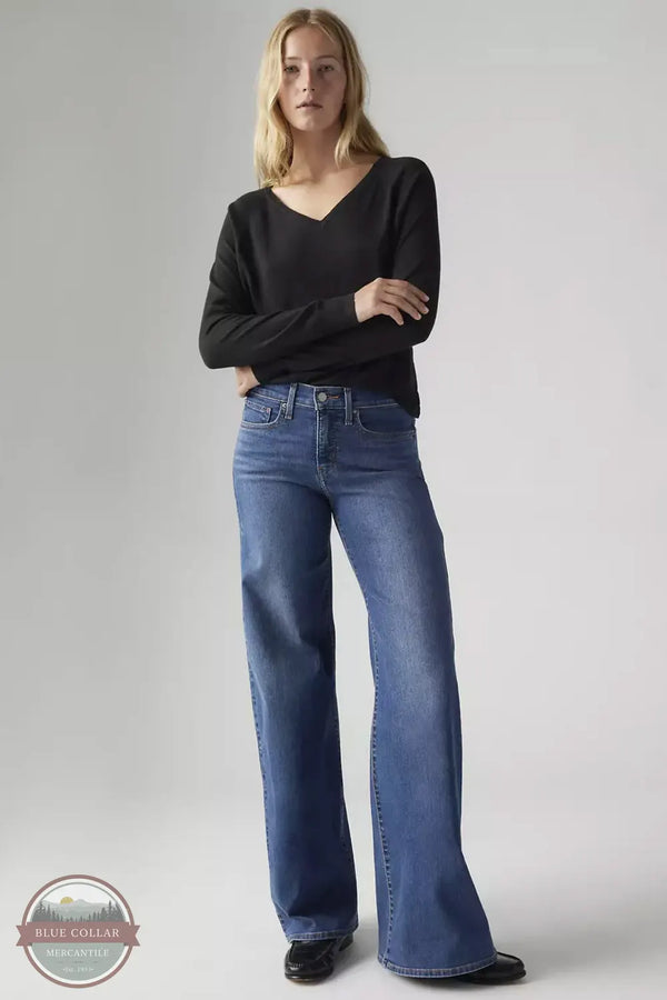 Levi's 001PZ-0001 318 Ladies Shaping Wide Leg in Clever Girl front view