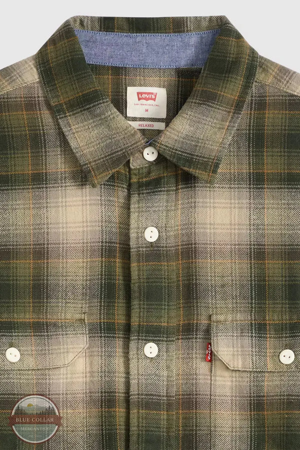 Levi's 19587 Men's Classic Worker Long-Sleeve Flannel Shirt detail view of shirt front