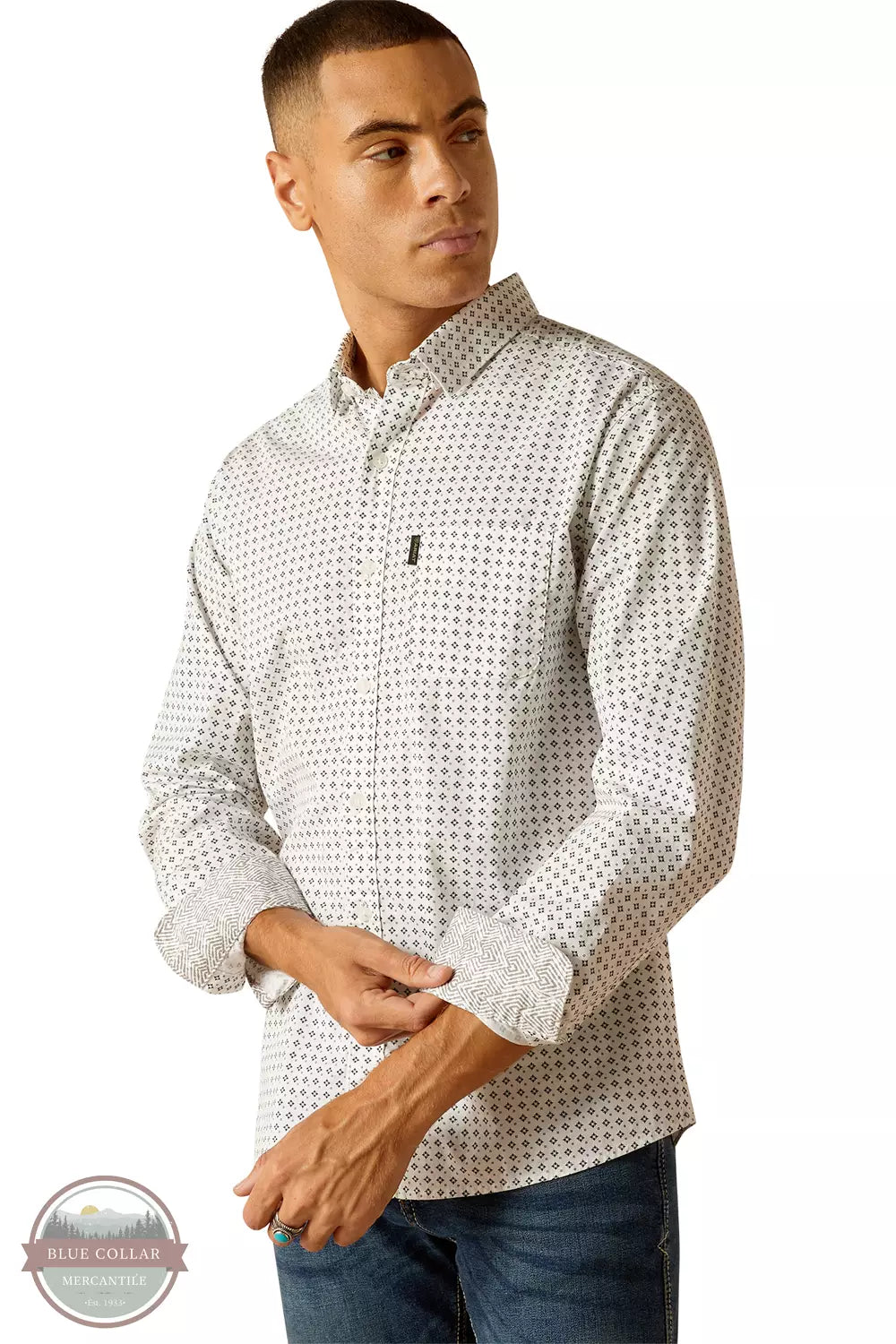 Ariat 10048631 Major Stretch Modern Fit Long Sleeve Shirt in a White Diamond Print Front View