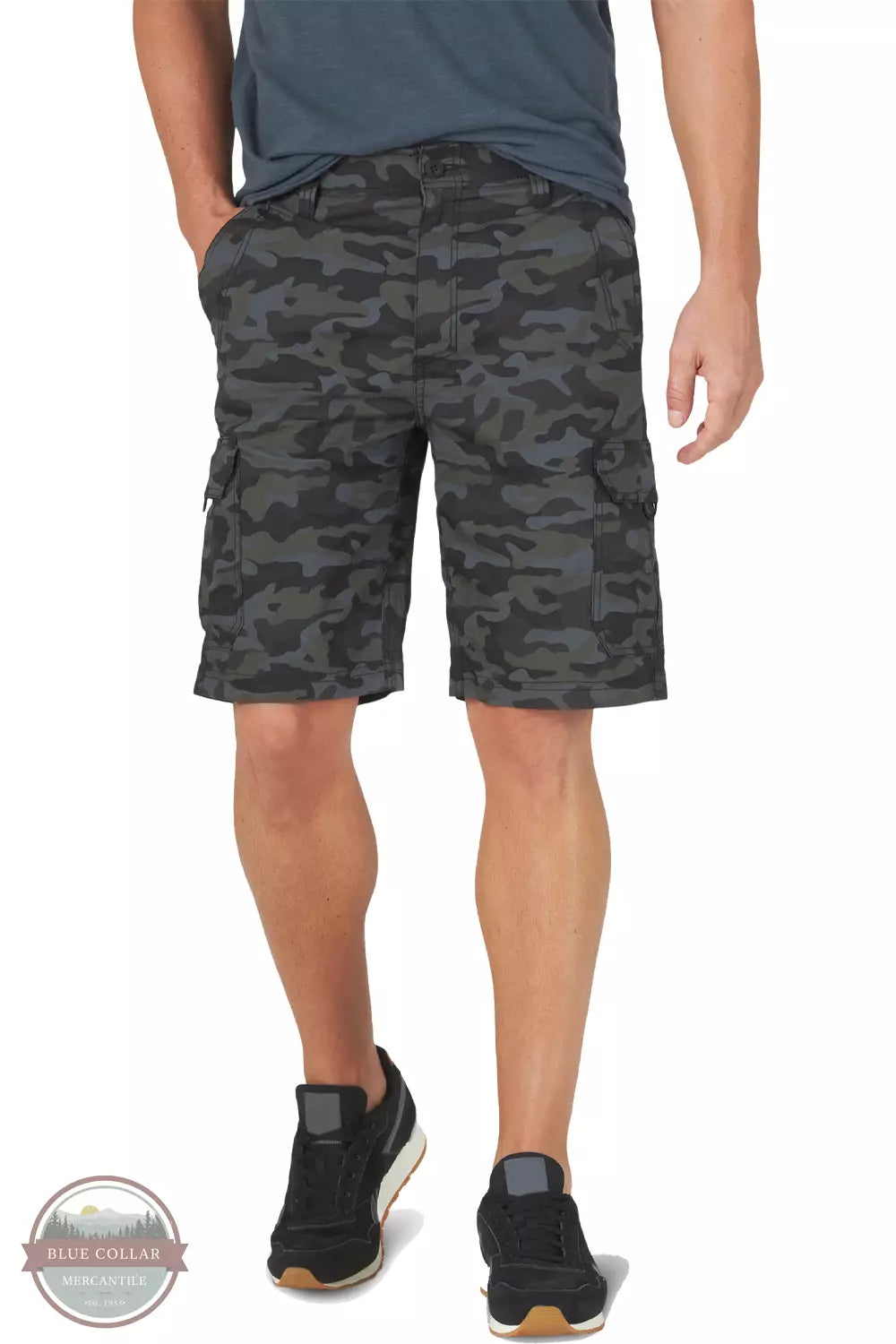 Lee 112314445 Extreme Motion Crossroad Cargo Shorts Front View
