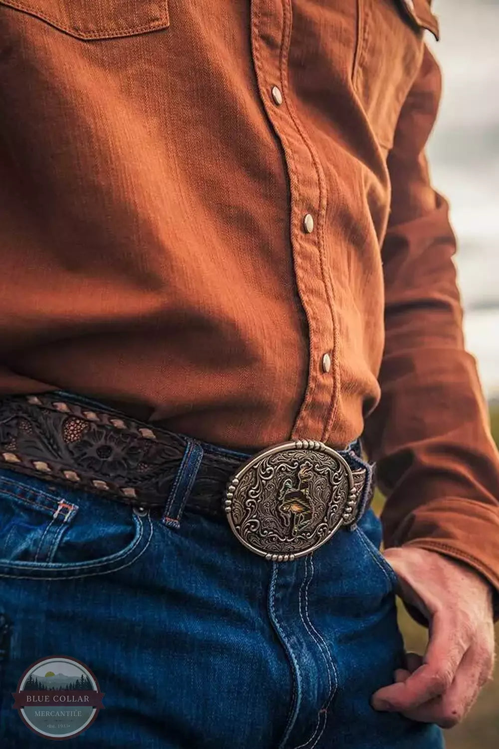 Montana Silversmiths A988S Sunrise Bronc Attitude Buckle Life View