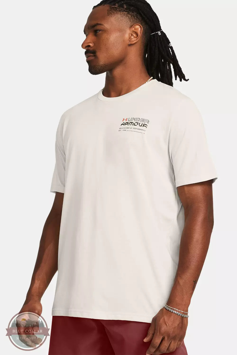 Under Armour 1382906-110 Reaching Peak Short Sleeve T-Shirt in Summit White Front View