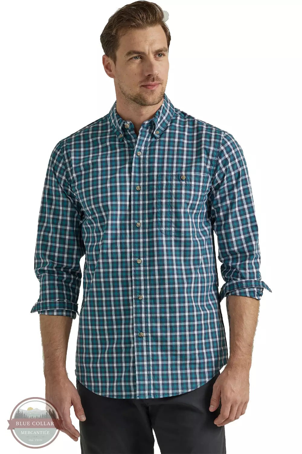 Wrangler 112330359 Rugged Wear Wrinkle Resist Button Down Shirt in Teal Navy Front View