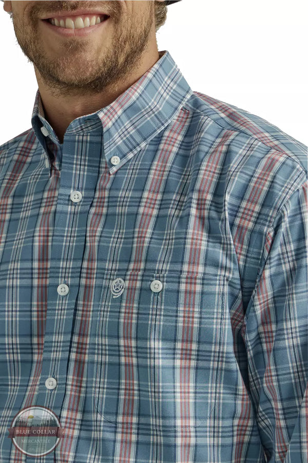 Wrangler 112331805 George Strait Long Sleeve Western Shirt in Steel Blue Plaid Front Detail
