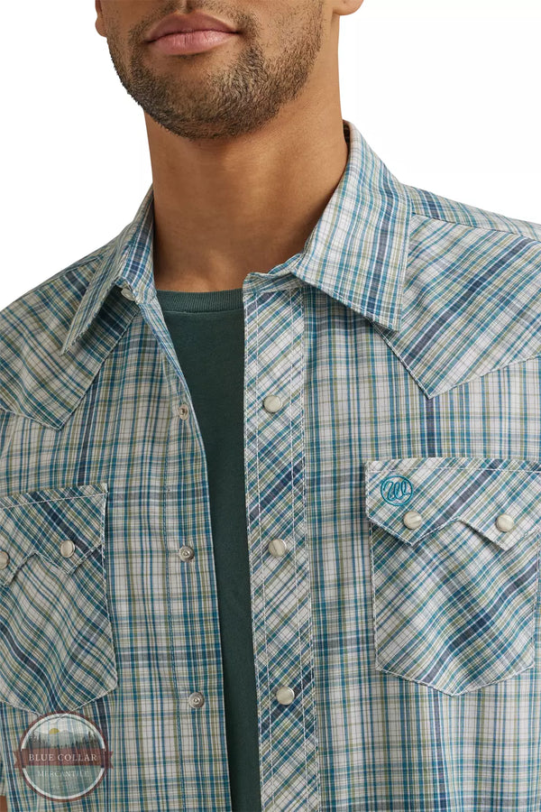 Wrangler 112344300 Retro Snap Shirt with Sawtooth Pockets in Aqua Plaid Detail View