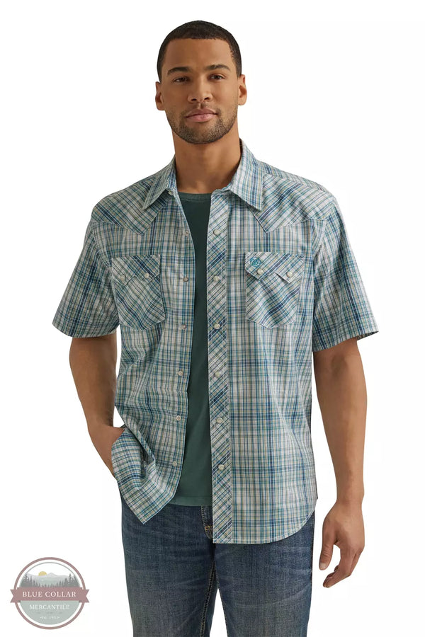 Wrangler 112344300 Retro Snap Shirt with Sawtooth Pockets in Aqua Plaid Front View