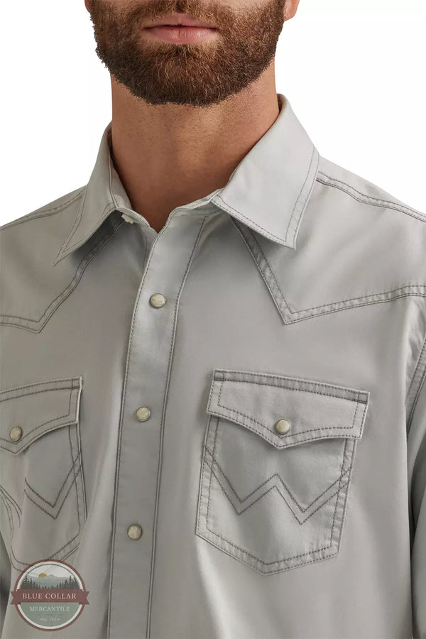Wrangler 112344544 Retro Premium Long Sleeve Snap Shirt in Silver Grey Detail View