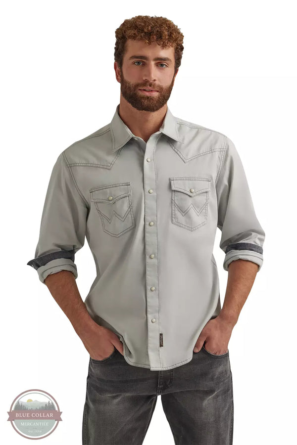 Wrangler 112344544 Retro Premium Long Sleeve Snap Shirt in Silver Grey Front View
