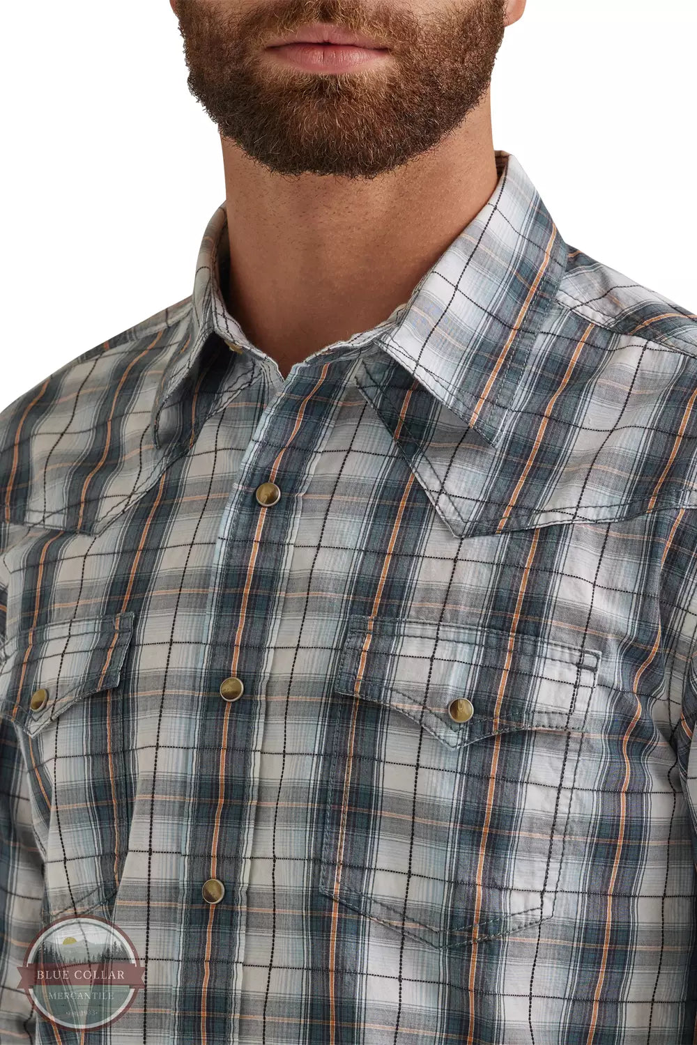 Wrangler 112344562 Retro Premium Long Sleeve Snap Shirt in Stormy Grey Plaid Detail View
