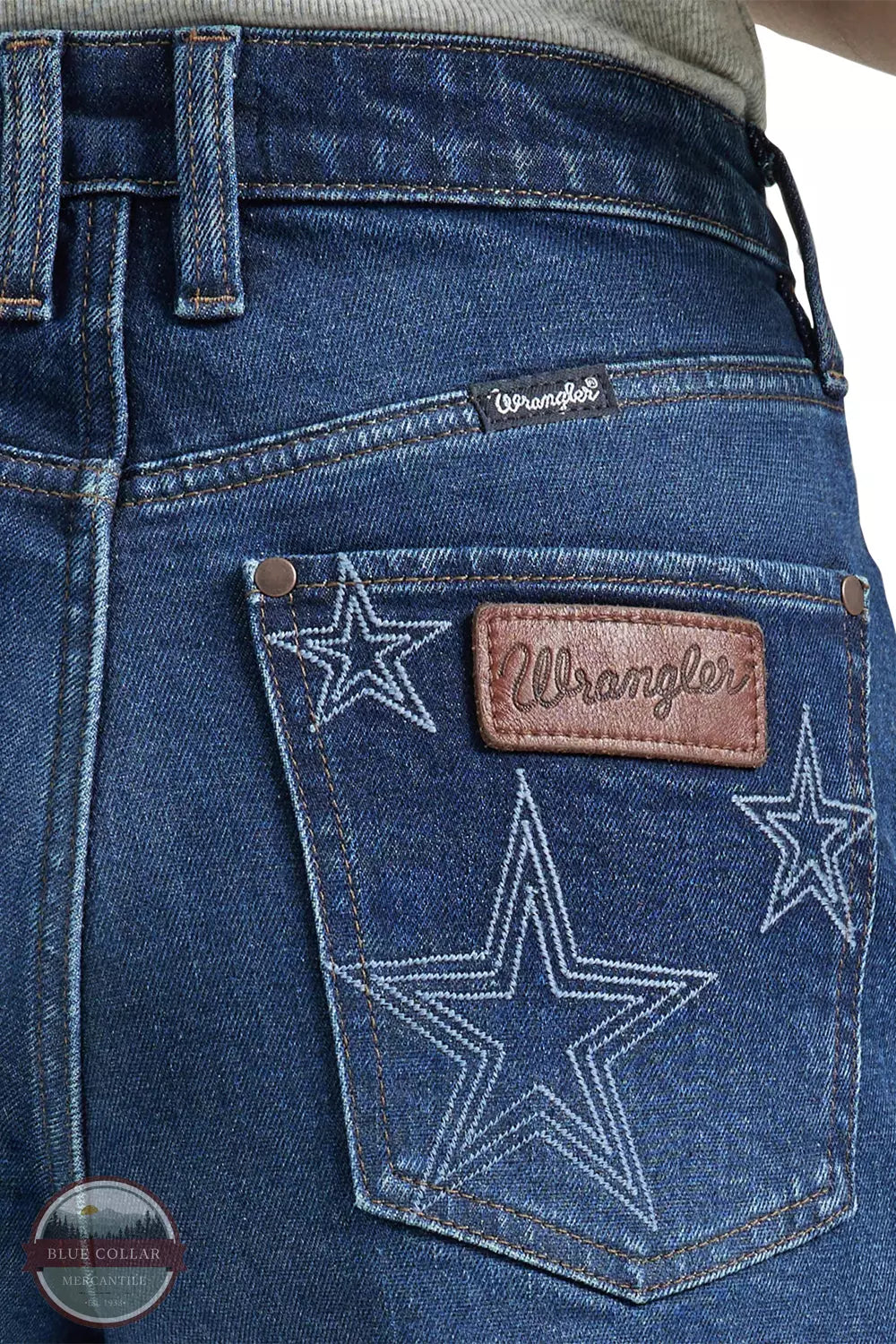 Wrangler 112346608 Retro Bailey High Rise Star Shorts Back Detail View