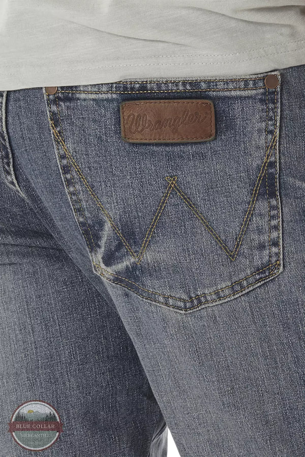 Wrangler 77MWZGL Retro Slim Fit Bootcut Jeans in Greeley Detail View