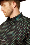 Ariat 10062253 Team Philbert Classic Print Long Sleeve Shirt in Black, collar