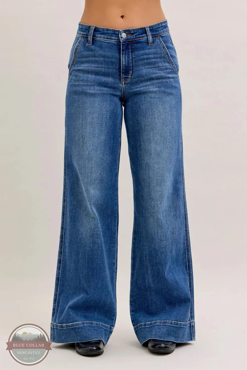 82674REG Mid Rise Trouser Retro Wide Leg Jean, front