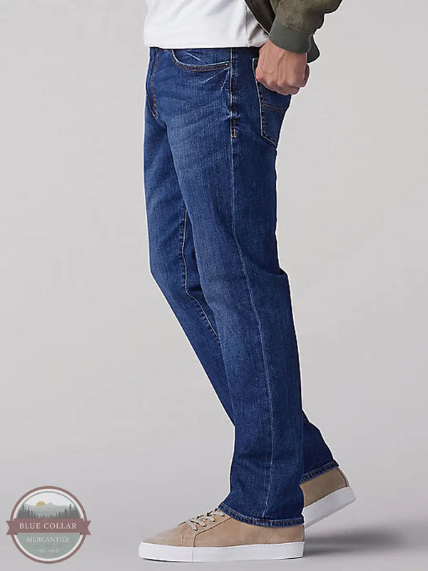 Lee Men's Extreme Motion Straight Fit Tapered Leg Jean ( Big &amp; Tall ) in Maddox side view