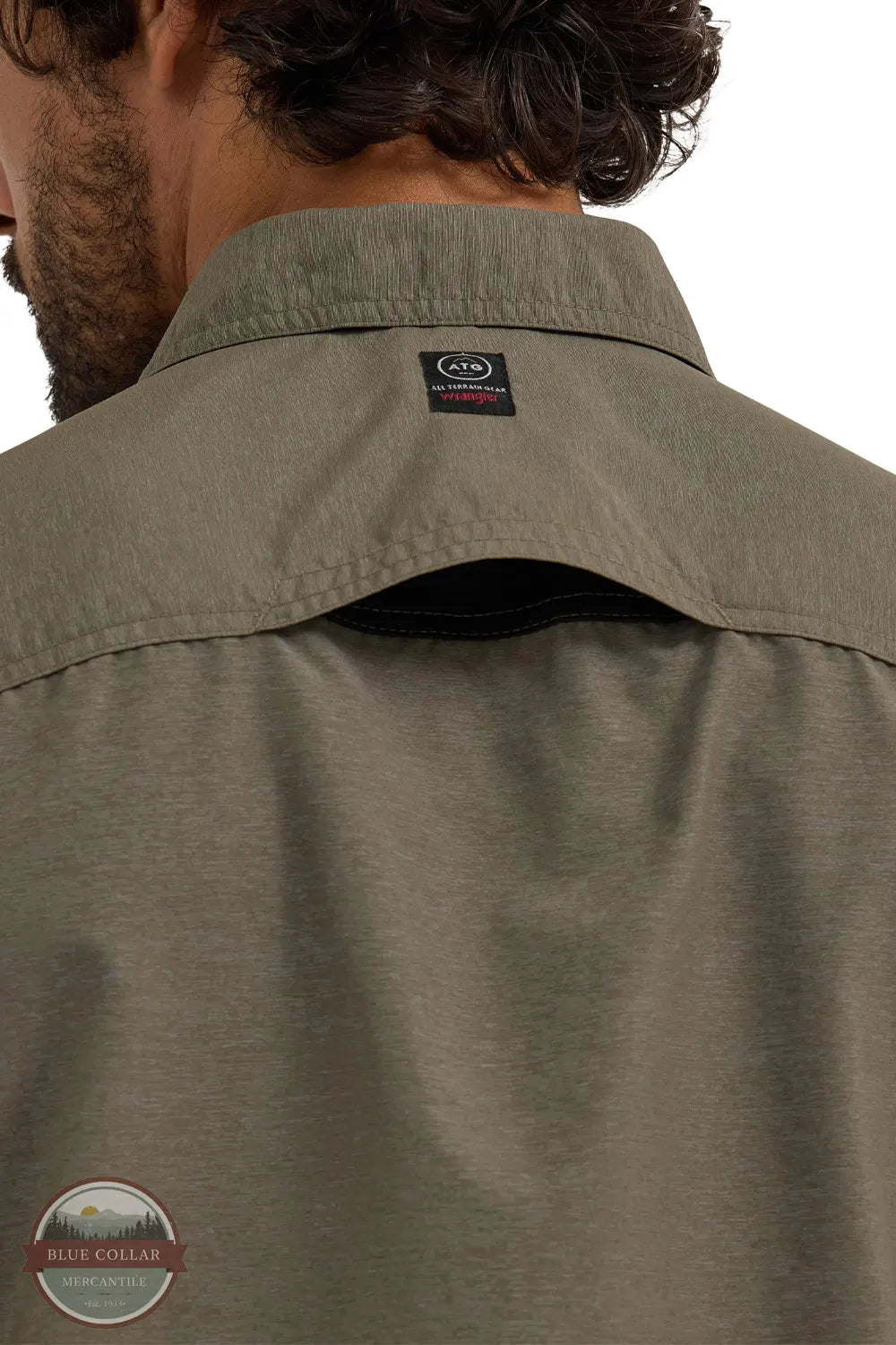 Wrangler 112353836 Wrangler ATG™ Men's Mix Material Long Sleeve Shirt back vent view