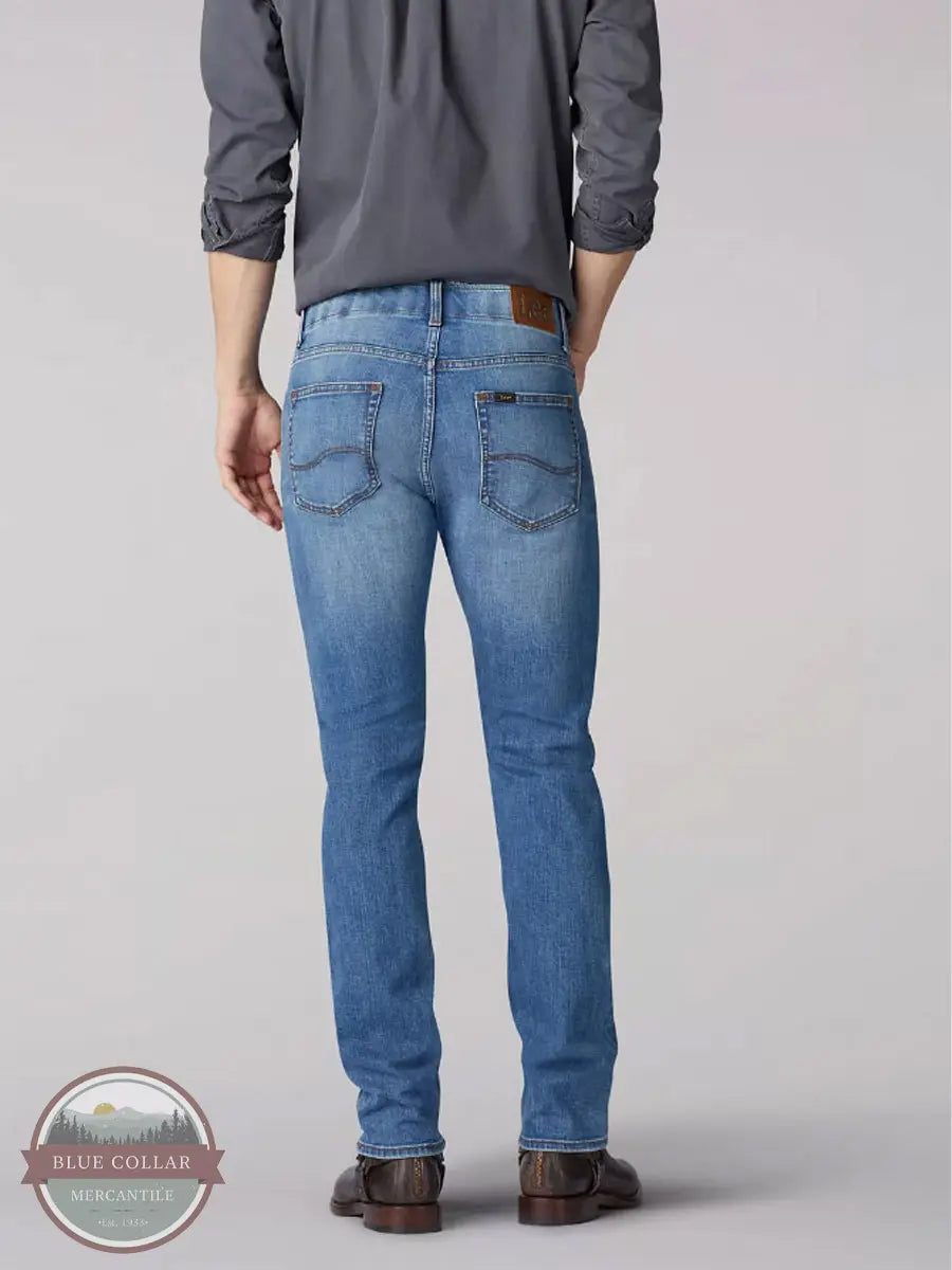 Lee 2015454 Extreme Motion Slim Straight Leg Jeans in Bradford rear view