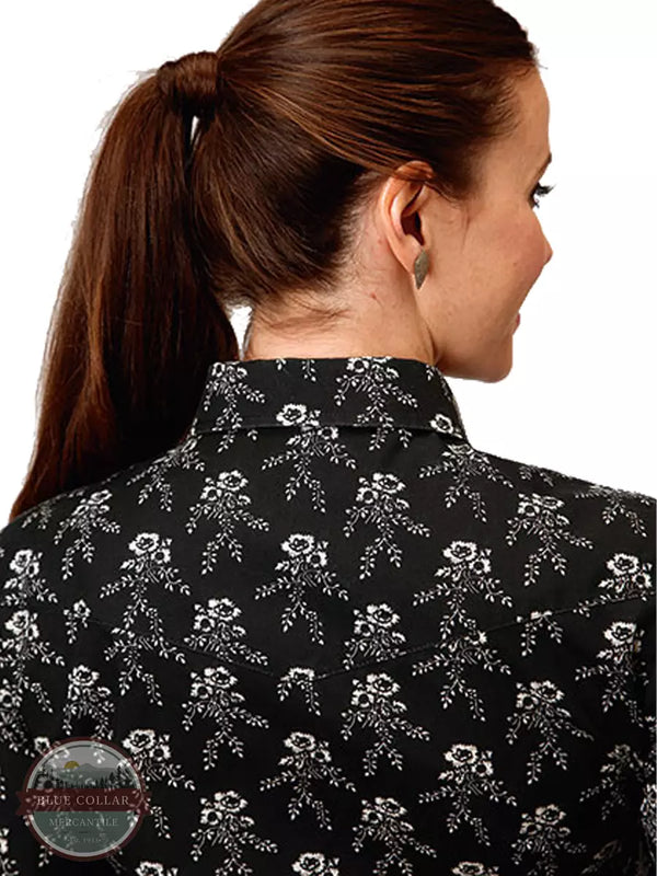 Roper 01-050-0019-0705 BL Black and Cream Floral Print Long Sleeve Western Snap Shirt Back View
