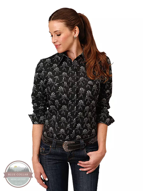 Roper 01-050-0019-0705 BL Black and Cream Floral Print Long Sleeve Western Snap Shirt Front View