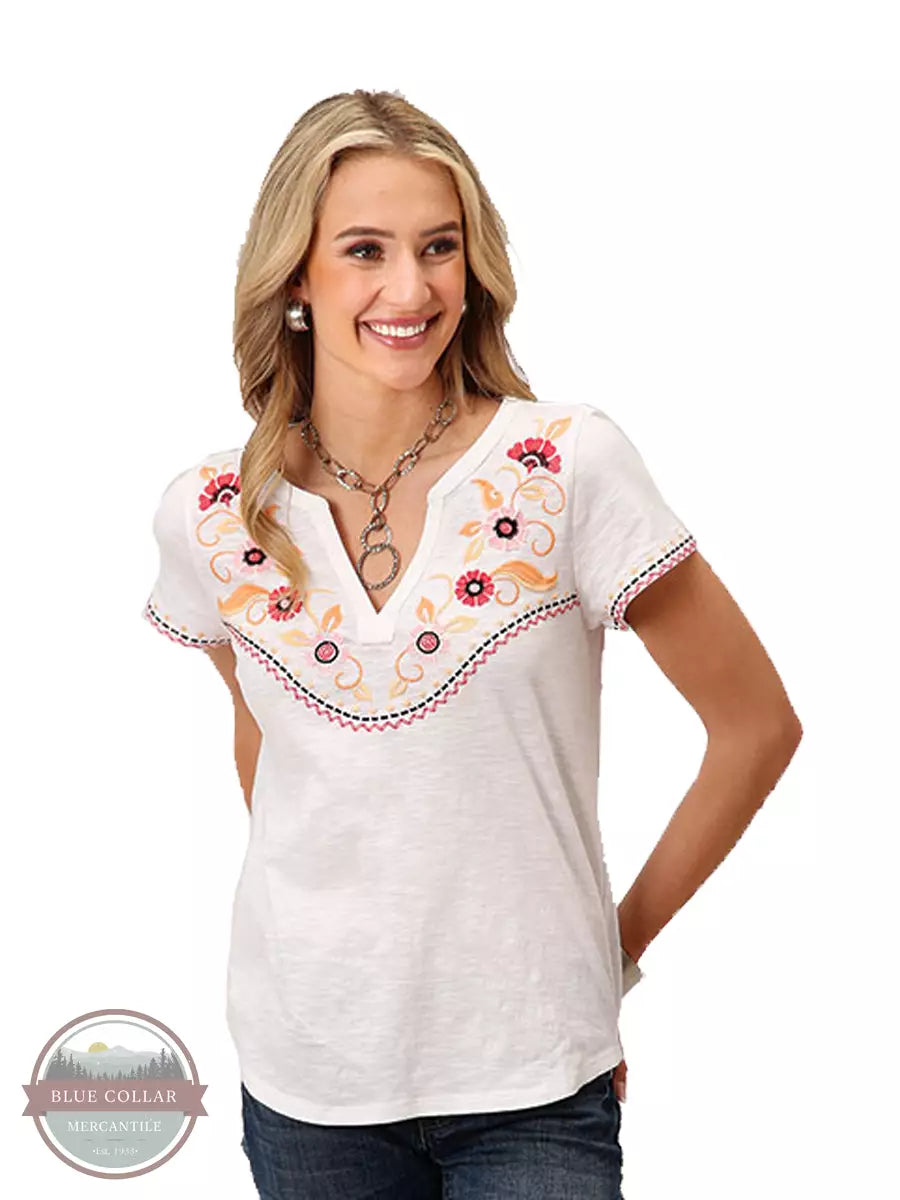 Roper 03-039-0513-3025 WH Embroidered Short Sleeve Split Neck Shirt in White Front View