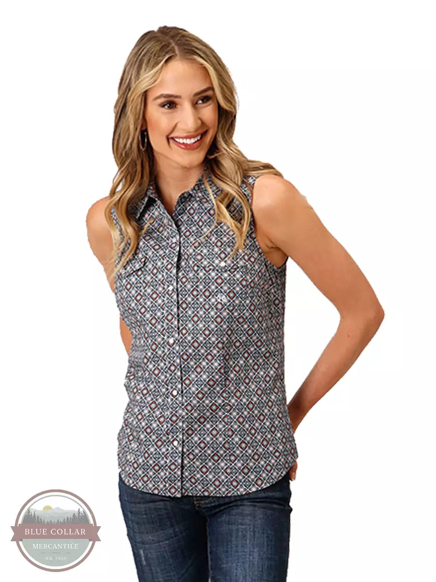 Roper 03-052-0225-2019 GY Sleeveless Snap Shirt in a Silver Foulard Print Front View
