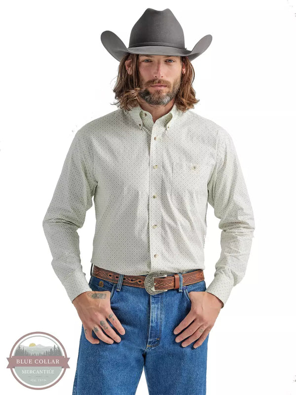Wrangler 112324878 George Strait Long Sleeve Western Button Down Shirt in a White and Gray Print Front View