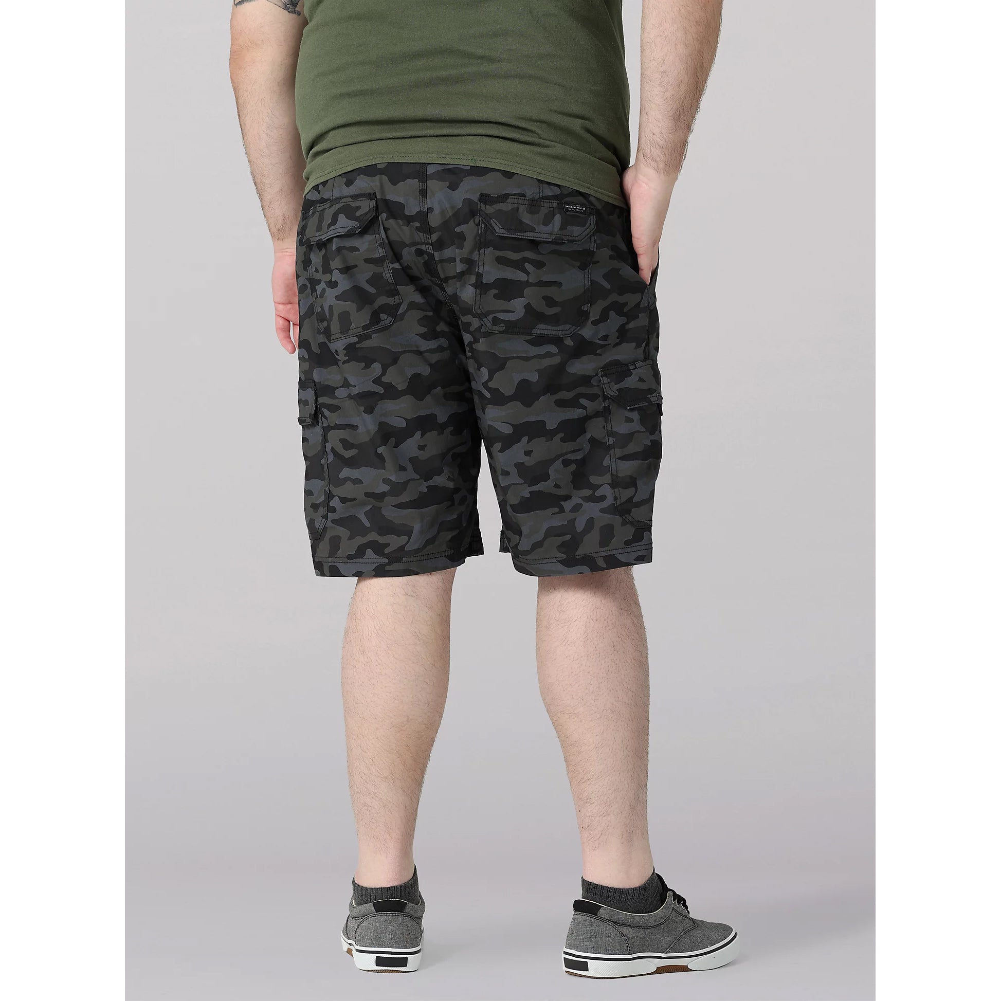Lee 2314757 Extreme Motion Crossroad Cargo Relaxed Shorts in Black Camo Back